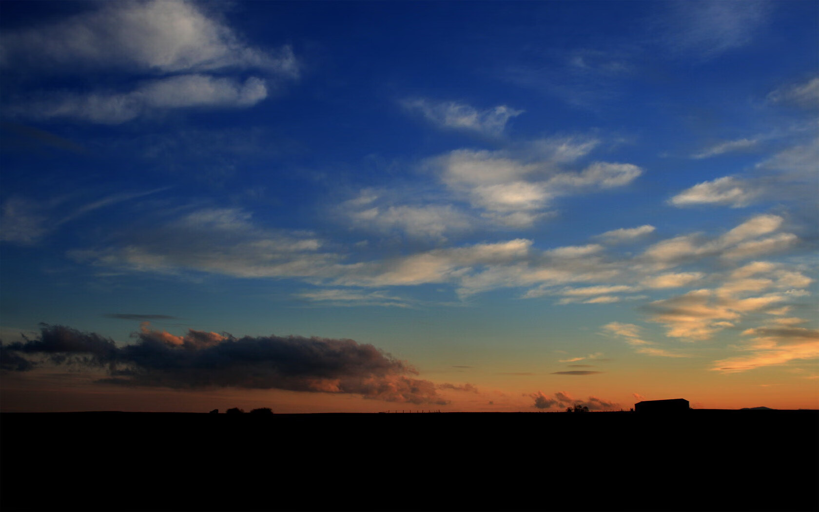 从泥泞到雪地:不同地貌带来的极限驾控,泥泞的雪路
